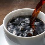 注がれるコーヒー